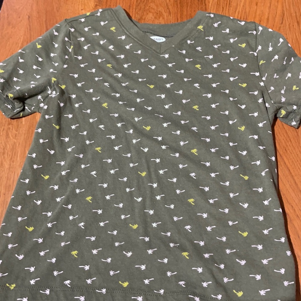 Old navy boys t-shirts 5t (3 shirts)